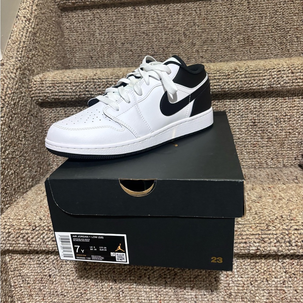 Nike Air Jordan 1 Low White Black Sneakers